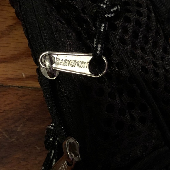 Backpack - Picture 4 of 4